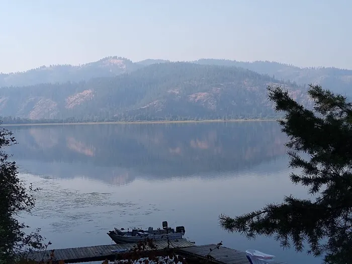 Quiet Nook Cave Lake Picture 3