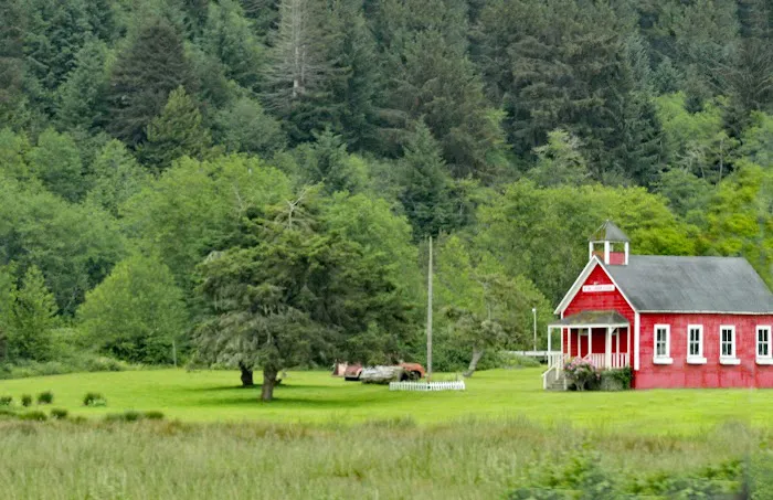 Stone Lagoon Red Schoolhouse Picture 5