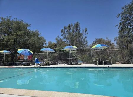 Pine Knoll Campground