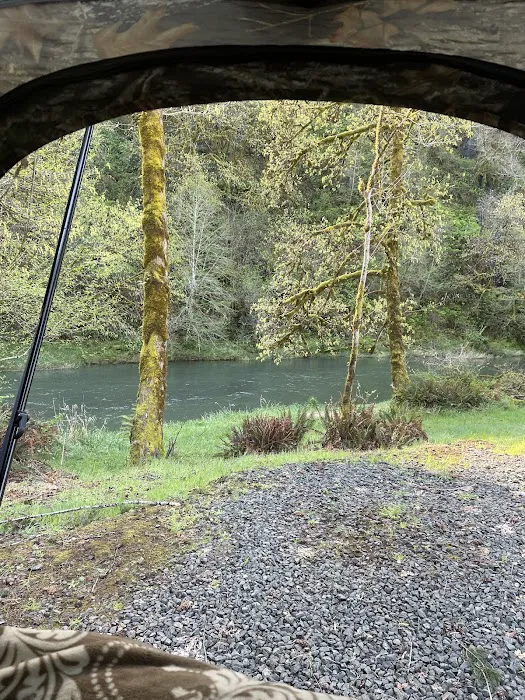 Smith River Campground Picture 7