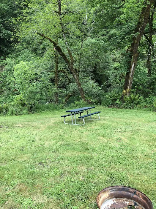 Smith River Campground Picture 1