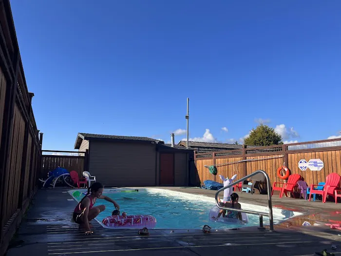 Redwood Coast Cabins and RV Resort Picture 1