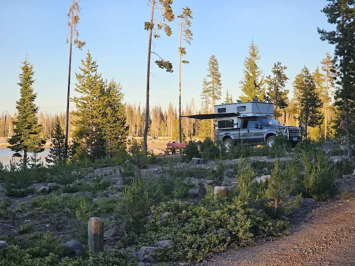 Fourmile Lake Campground Picture 1