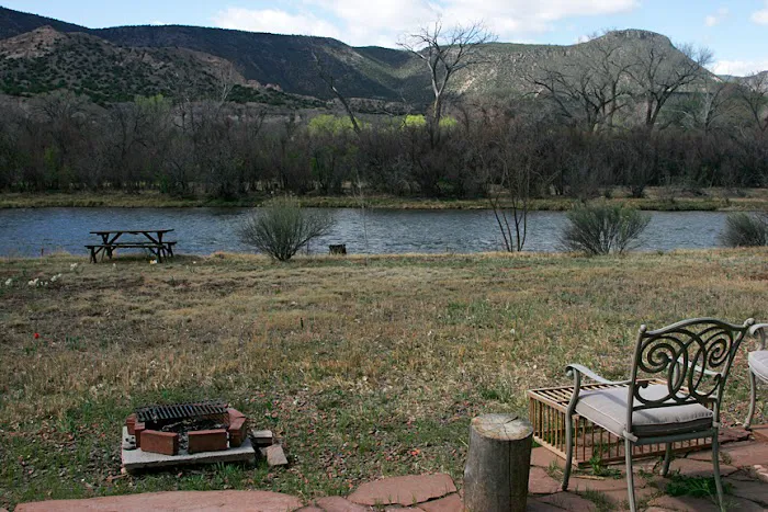 Abiquiu Retreat on the River Picture 6