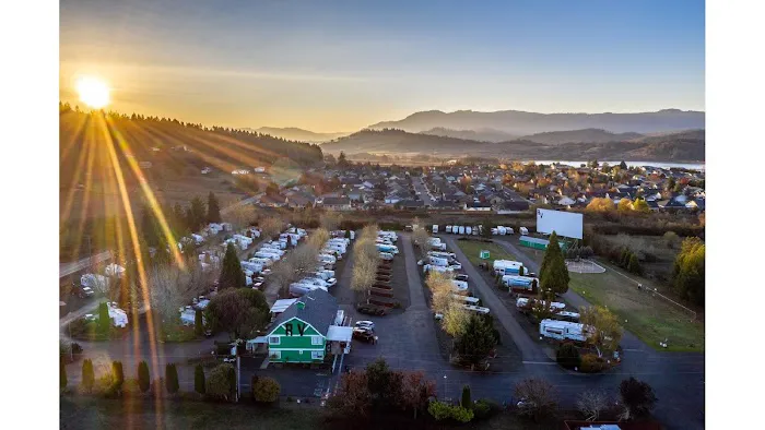 Sutherlin / Umpqua Valley KOA Holiday Picture 8