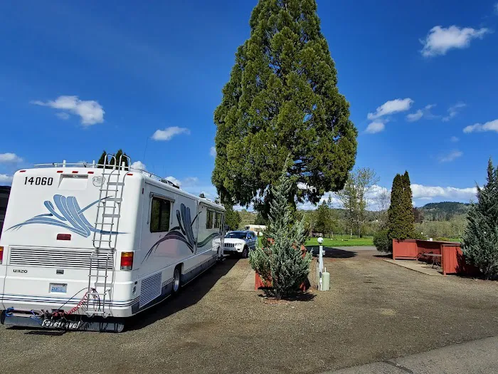 Sutherlin / Umpqua Valley KOA Holiday Picture 9