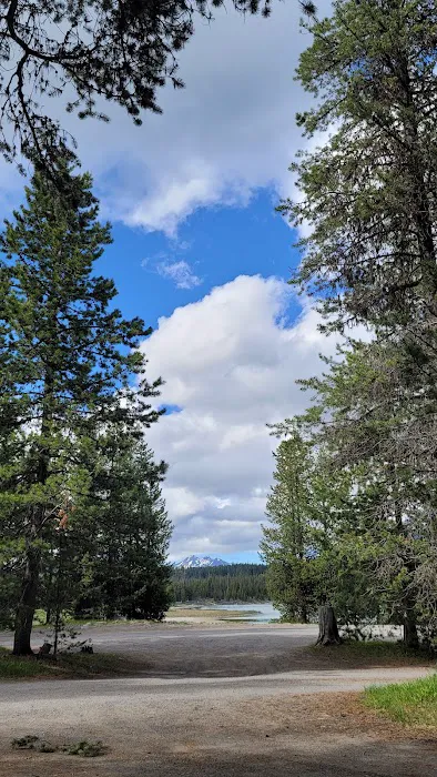 Little Lava Lake Campground and Boat Ramp Picture 2