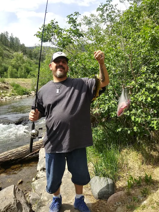 Winsor Creek Fishing Area and Trailhead Picture 10