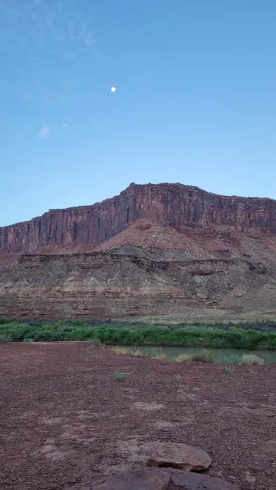 Labyrinth Campground B Picture 4