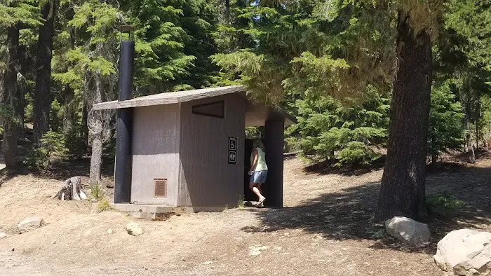 Summit Lake Campground Picture 6