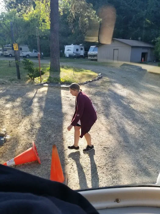Redwood Hwy Campground Picture 5