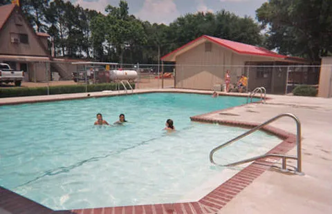 Lafayette KOA Holiday Picture 4