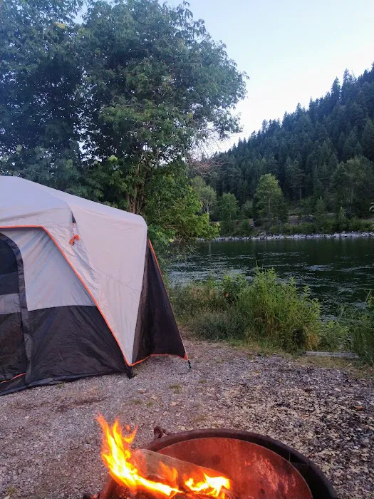 Dunn Creek Flats Campground & Boat Ramp Picture 2