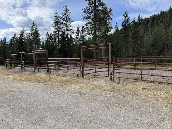Horse corral Picture 3