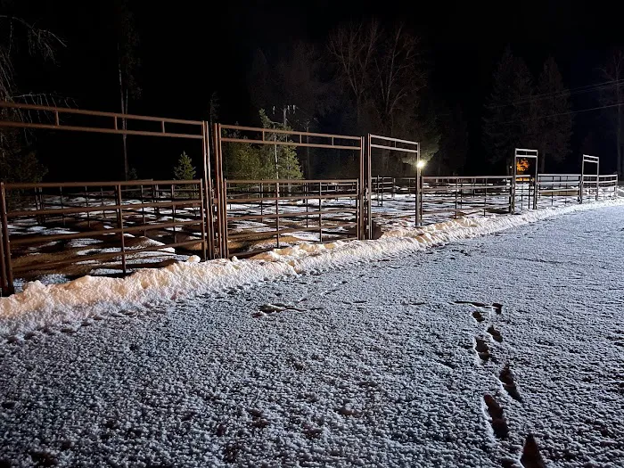 Horse corral Picture 4