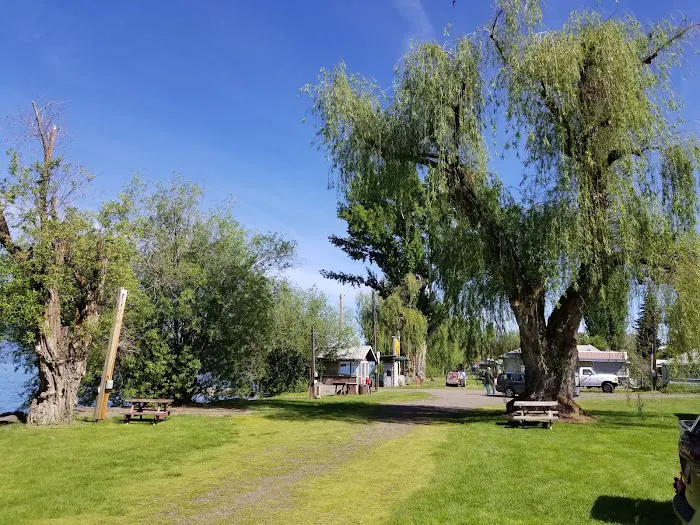 Agency Lake Resort Picture 9