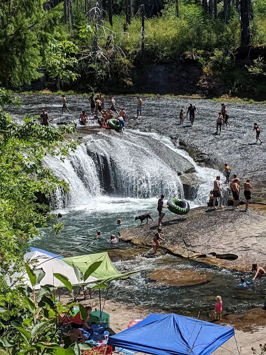 South Umpqua Falls Campground Picture 9