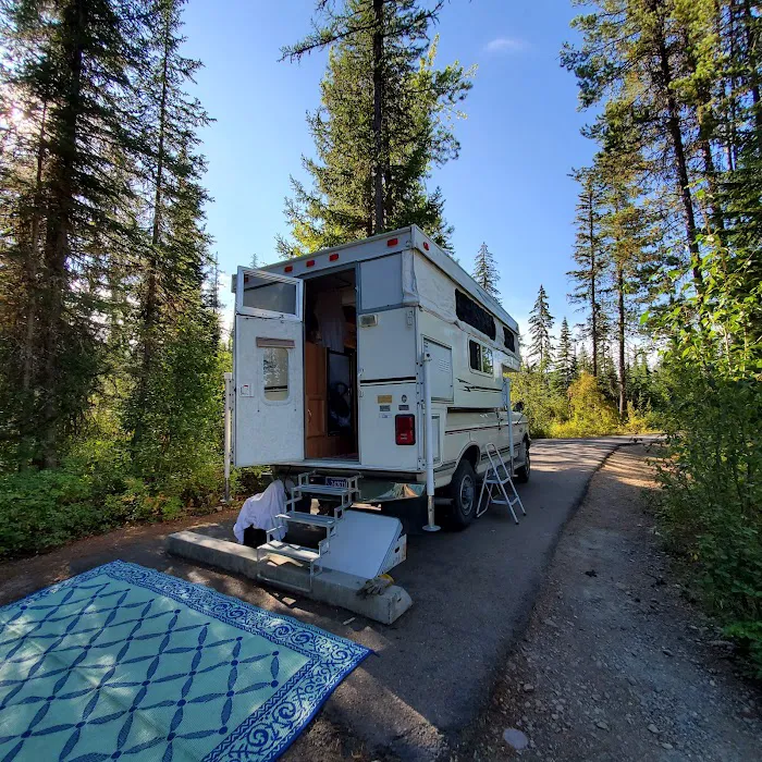 LOST JOHNNY POINT CAMPGROUND Picture 9