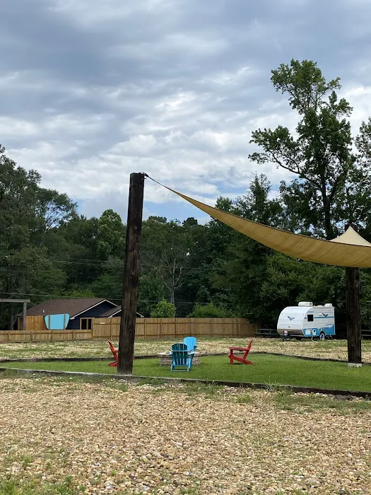 Flynn's Camping Grounds Picture 3