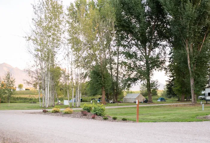 Mission Meadows Camping & RV Park Picture 7