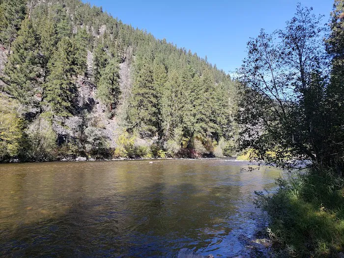 Harry's Flat Campground Picture 5