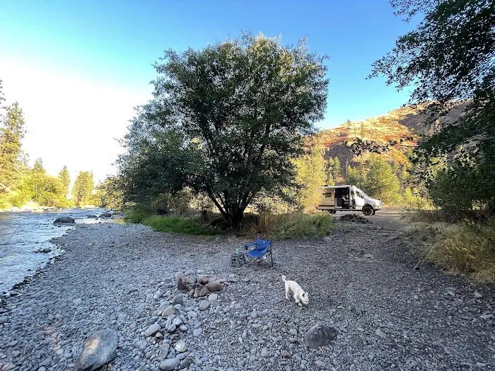 Grizz Flats Campground Picture 5