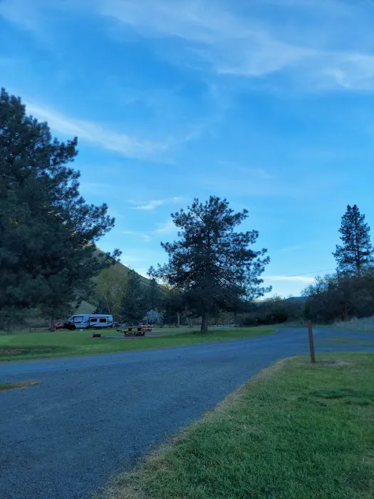 Hammer Creek Campground Picture 3