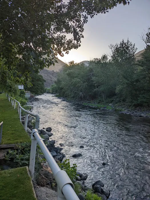 Riverside RV Park Picture 5
