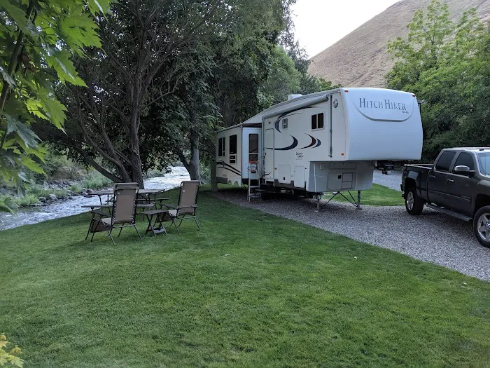 Riverside RV Park Picture 6