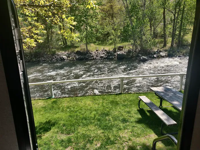 Riverside RV Park Picture 1