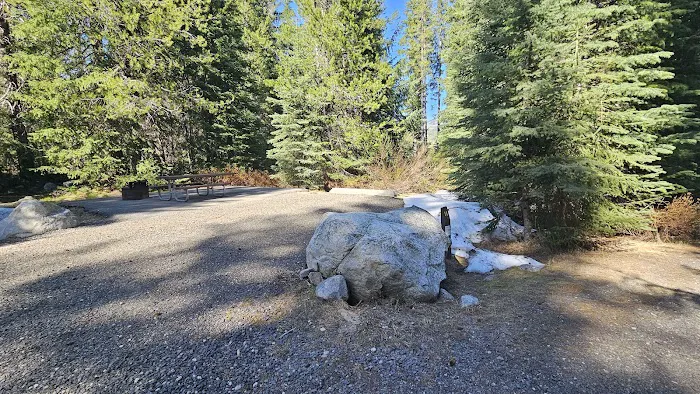 UPPER PAYETTE LAKE CAMPGROUND Picture 4