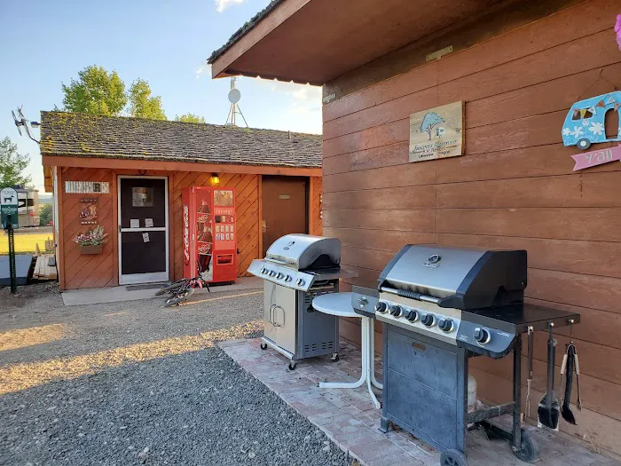 Junipers Reservoir RV Resort Picture 8