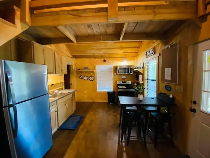 HWY 147 Bass Cabins & RV Hookups Picture 8
