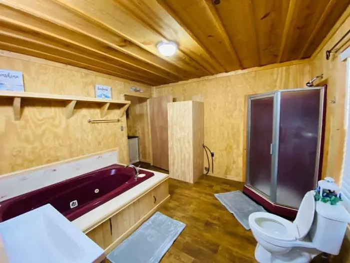 HWY 147 Bass Cabins & RV Hookups Picture 10