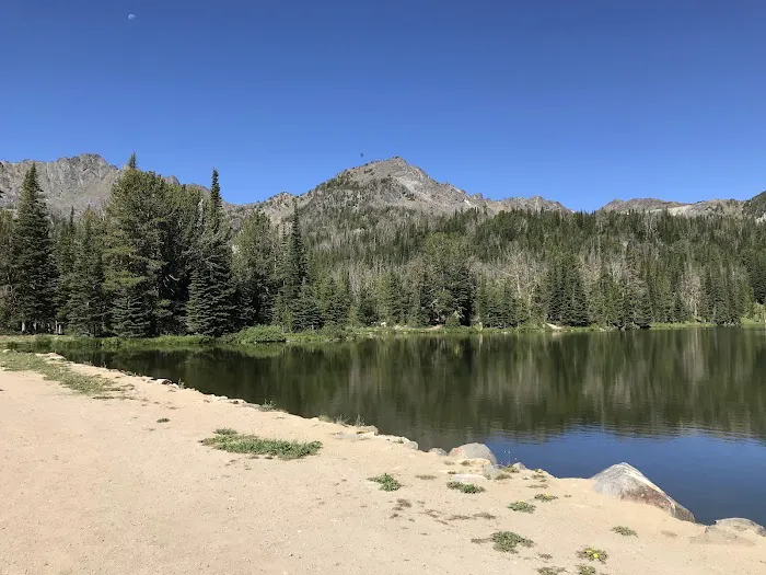Branham Lakes Campground and Picnic Area Picture 3