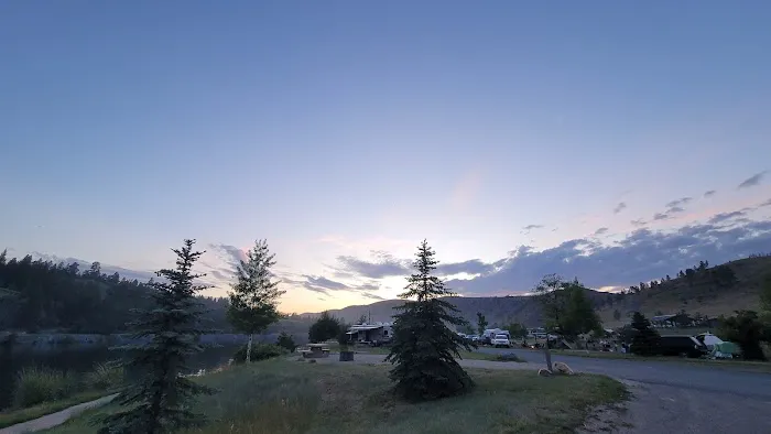 Riverside Campground Picture 3