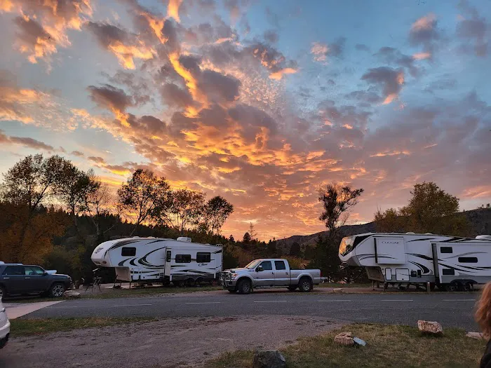 Riverside Campground Picture 7