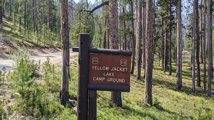 Yellowjacket Lake Campground Picture 5