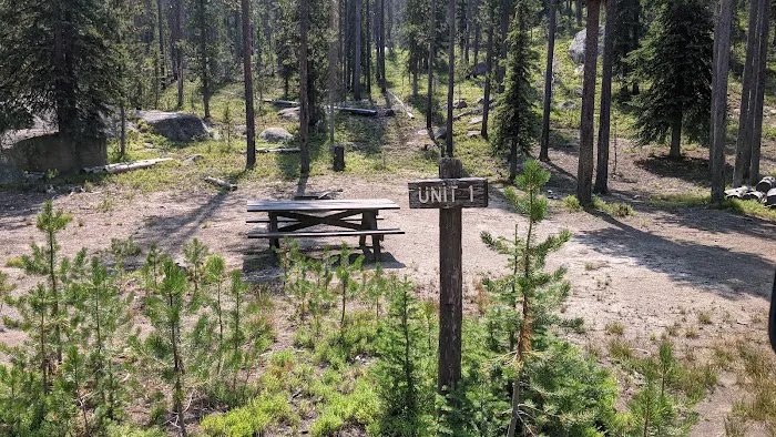 Yellowjacket Lake Campground Picture 9