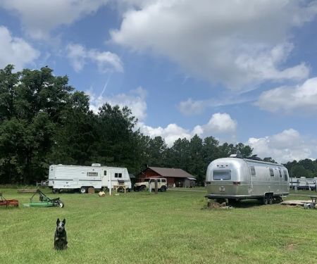 Trailerhood At Sumrall Farm