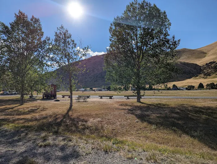 Red Mountain Campground Picture 10