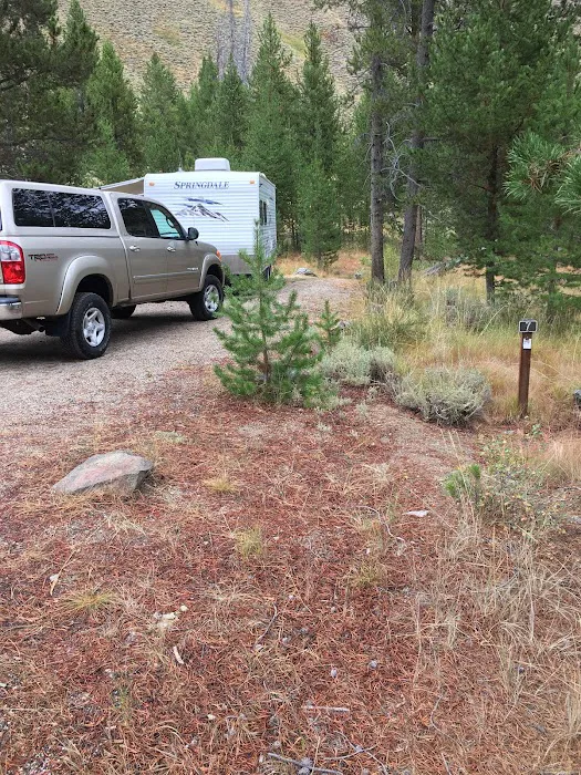Riverside Campground Picture 9