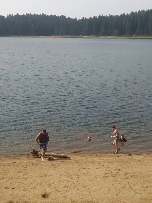 Hollywood Point Campground Picture 9