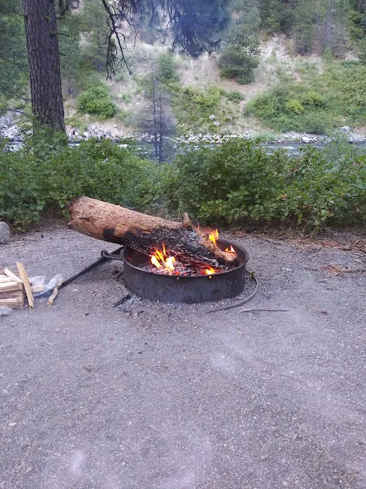 Big Eddy Campground Picture 5
