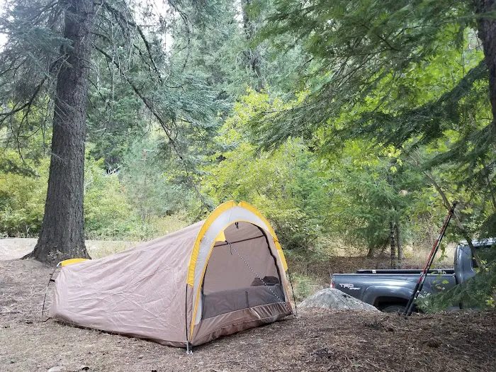 Swinging Bridge Campground Picture 4