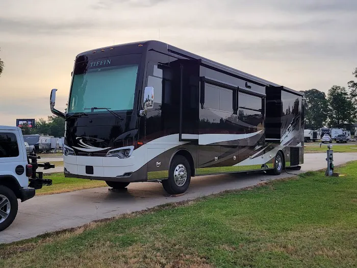 Southern Living RV Park Greenwood LLC Picture 5