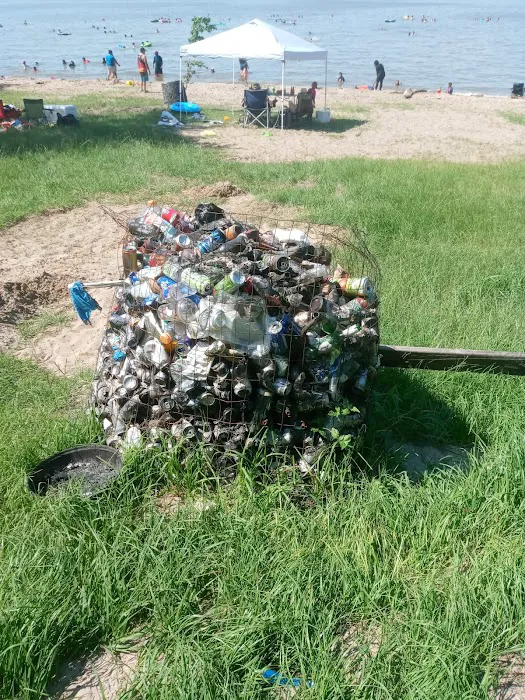 Hughes Campground lake Picture 1