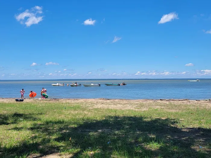 Hughes Campground lake Picture 2