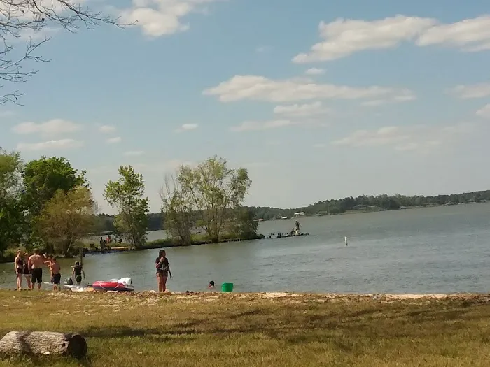 Hughes Campground lake Picture 5