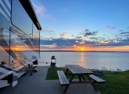 On The Lake RV and Cabin Resort